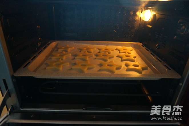 Caramel Core Icing Biscuits recipe