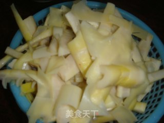 Stir-fried Spring Bamboo Shoots with Sliced Pork recipe