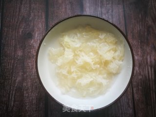 Red Dates, Yam and Tremella Soup recipe