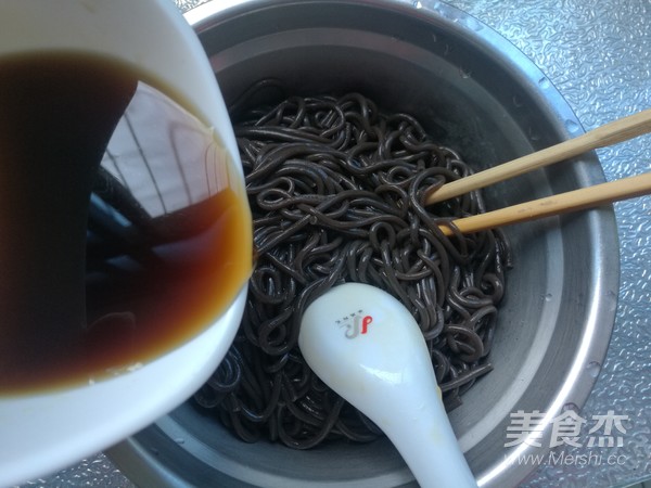 Appetizer-hot and Sour Fern Root Noodles recipe