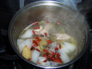 Nourishing and Nourishing Heart Health Soup---radish and Wolfberry Ribs Soup recipe
