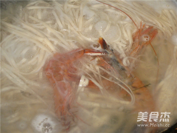 Shrimp and Spinach Noodle Soup recipe