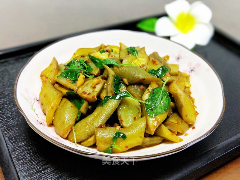 Fried Long Claw Beans recipe