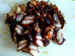 Stir-fried Bacon with Cabbage and Pepper recipe