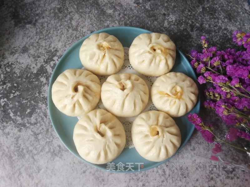 Spring Delicacy: Spicy Sophora Pork Bun recipe