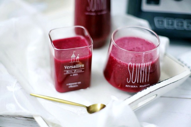 Dragon Fruit Mulberry Strawberry Juice recipe