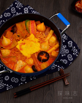 [military Hot Pot]-food in Winter