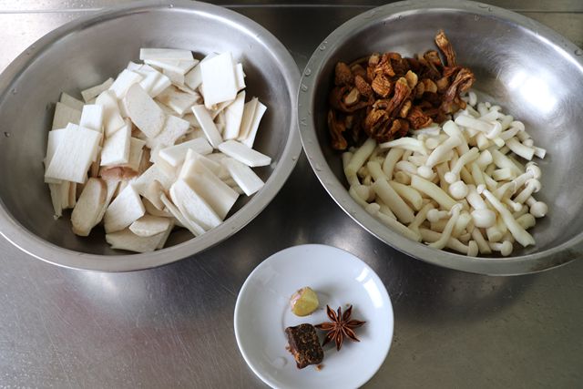 Braised Three Bacteria recipe