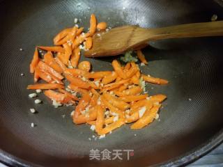 Stir-fried Double Mushrooms with Sweet Beans recipe