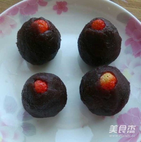 Fragrant Glutinous Sweet Japanese Strawberry Daifuku recipe
