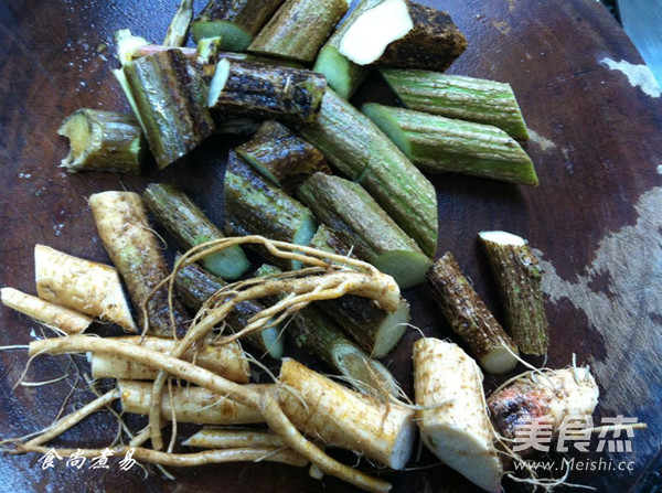 Wild Amaranth, Barley, Pork Bone Soup recipe