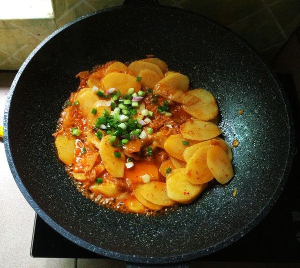 Stir-fried Spicy Cabbage with Potatoes recipe