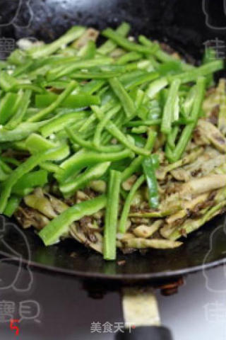 Stir-fried Frozen Bamboo Shoots with Garlic Sprouts recipe