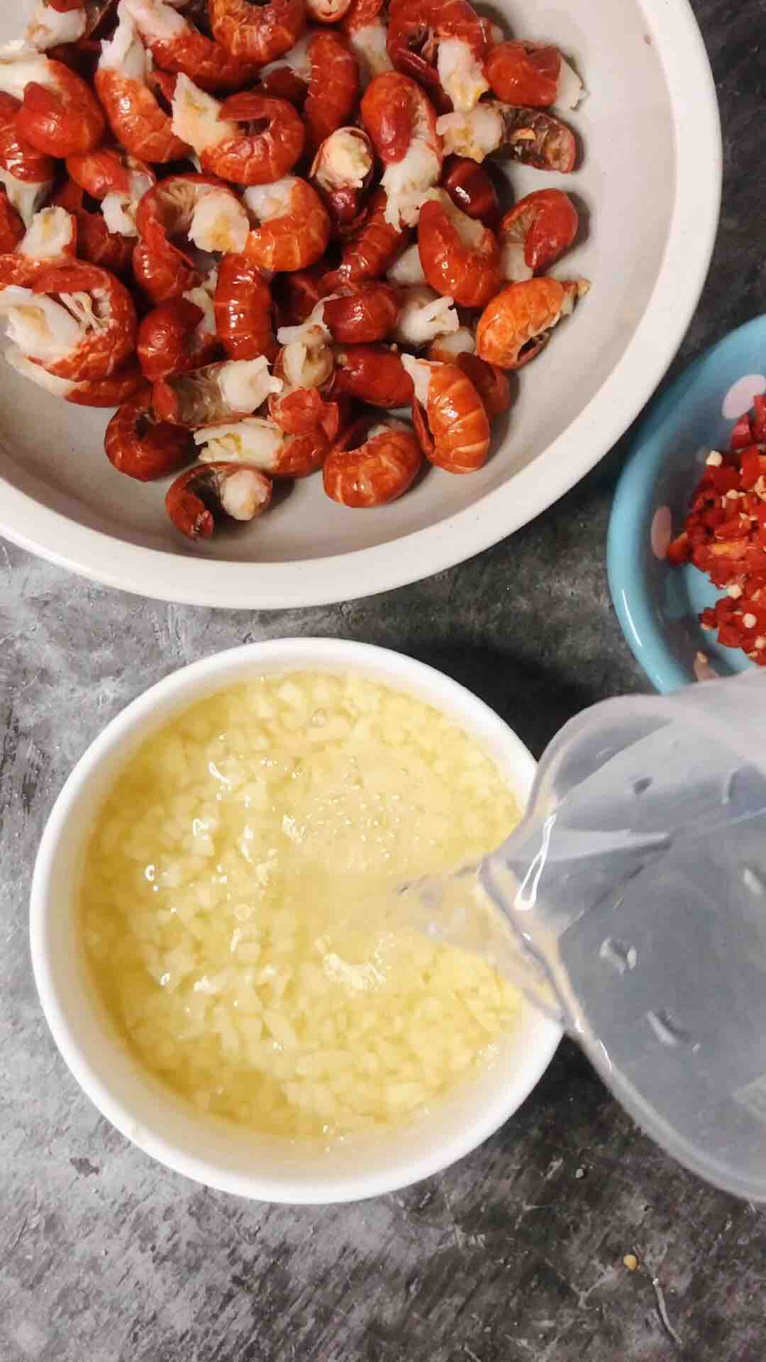 Shrimp Tails with Garlic Rice Pepper recipe