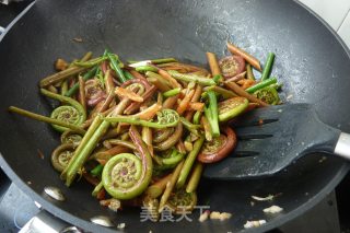 Fried Bracken with Dried Shrimp recipe