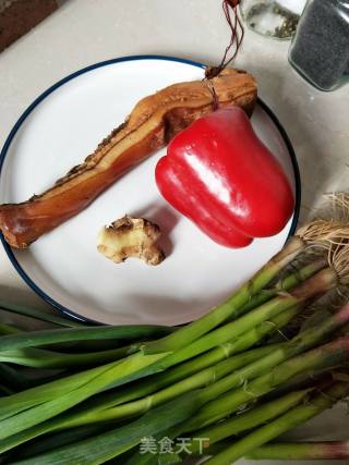 Stir-fried Bacon with Red Pepper and Garlic recipe