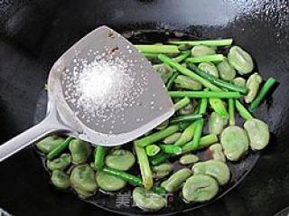 Roasted Broad Bean Rice with Garlic Stalks recipe