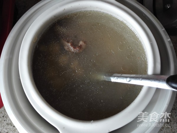 Lotus Seed and Lily Pork Ribs Soup recipe