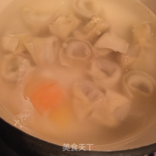 Poached Egg and Fresh Meat Wonton recipe