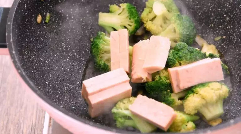 Fried Broccoli with Luncheon Meat recipe