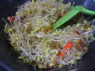 Stir-fried Fragrant Bean Sprouts with Tribute Vegetables recipe