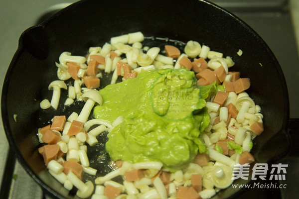 Pasta with Avocado recipe