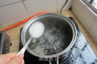 Sweet Taro Soup with Chicken Feces and Vine recipe