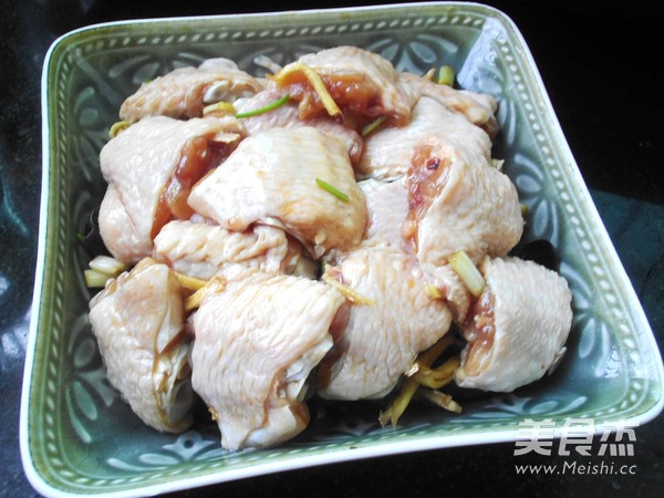 Steamed Chicken Wings with Mushrooms and Fungus recipe