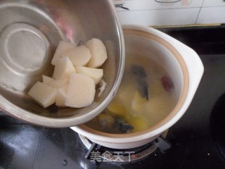 Lettuce in Winter-yam Black-bone Chicken Soup recipe