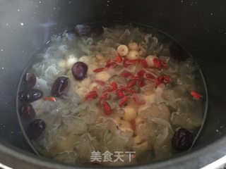 Tremella Lotus Seed Soup recipe