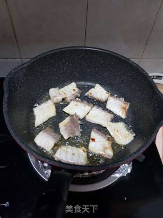 Fried Fish Fillet with Leek recipe