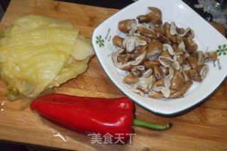 Delicious Home-cooked Sauerkraut Fried Intestines recipe