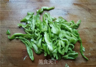 Stir-fried Shredded Pork with Green Pepper and Dried Beans recipe