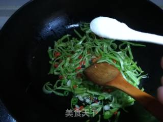 Spicy Stir-fried Convolvulus Stem recipe