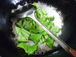 Stir-fried Foie Gras with Green Peppers recipe