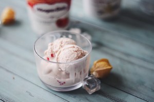 Strawberry Affogato-strawberry Affogato recipe