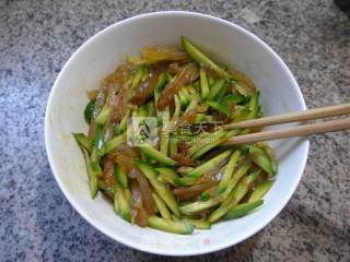 Jellyfish Mixed with Small Cucumber recipe