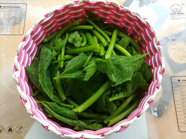 Vegetarian Fried Pumpkin Seedlings recipe