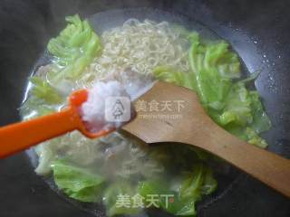 Rippled Noodles with Salt-fried Pork and Cabbage recipe