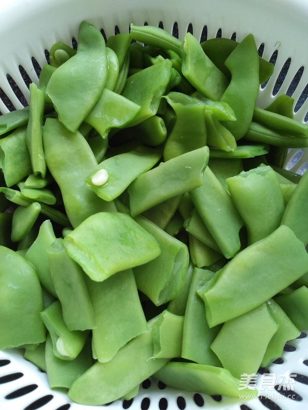 Stir-fried String Beans with Sausage recipe