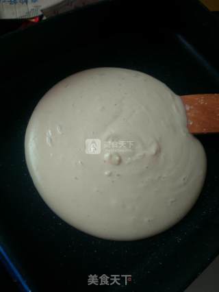 Cantonese-style Lotus Paste and Egg Yolk Mooncakes recipe