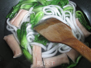 Crispy Fish Skin Shrimp Dumplings with Green Vegetables and Potato Noodles recipe