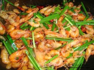 Stir-fried River Prawns with Leek recipe