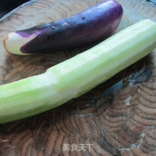 Fried Eggplant with Loofah recipe