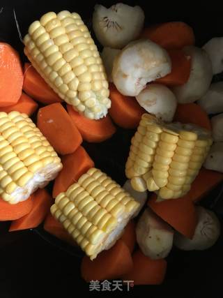 Carrot Corn Horseshoe Spare Rib Soup recipe