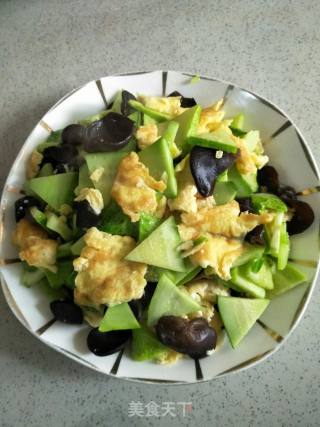 Scrambled Eggs with Cucumber and Fungus recipe