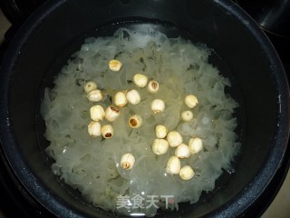 Luoshen Flower Tremella Soup recipe