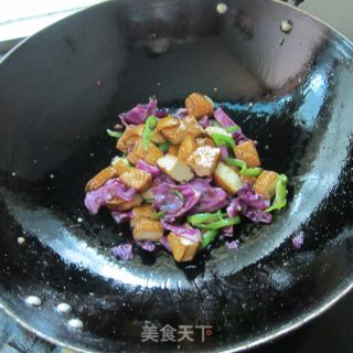 Stir-fried Braised Tofu with Purple Cabbage recipe