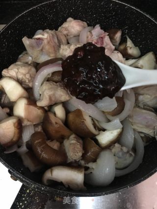 Braised Pork Ribs with Mushrooms recipe