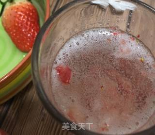 Strawberry Net Red Drink recipe